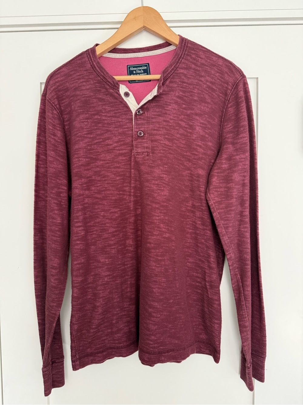 Abercrombie & Fitch Men's Long-Sleeve Henley in Burgundy Size Medium